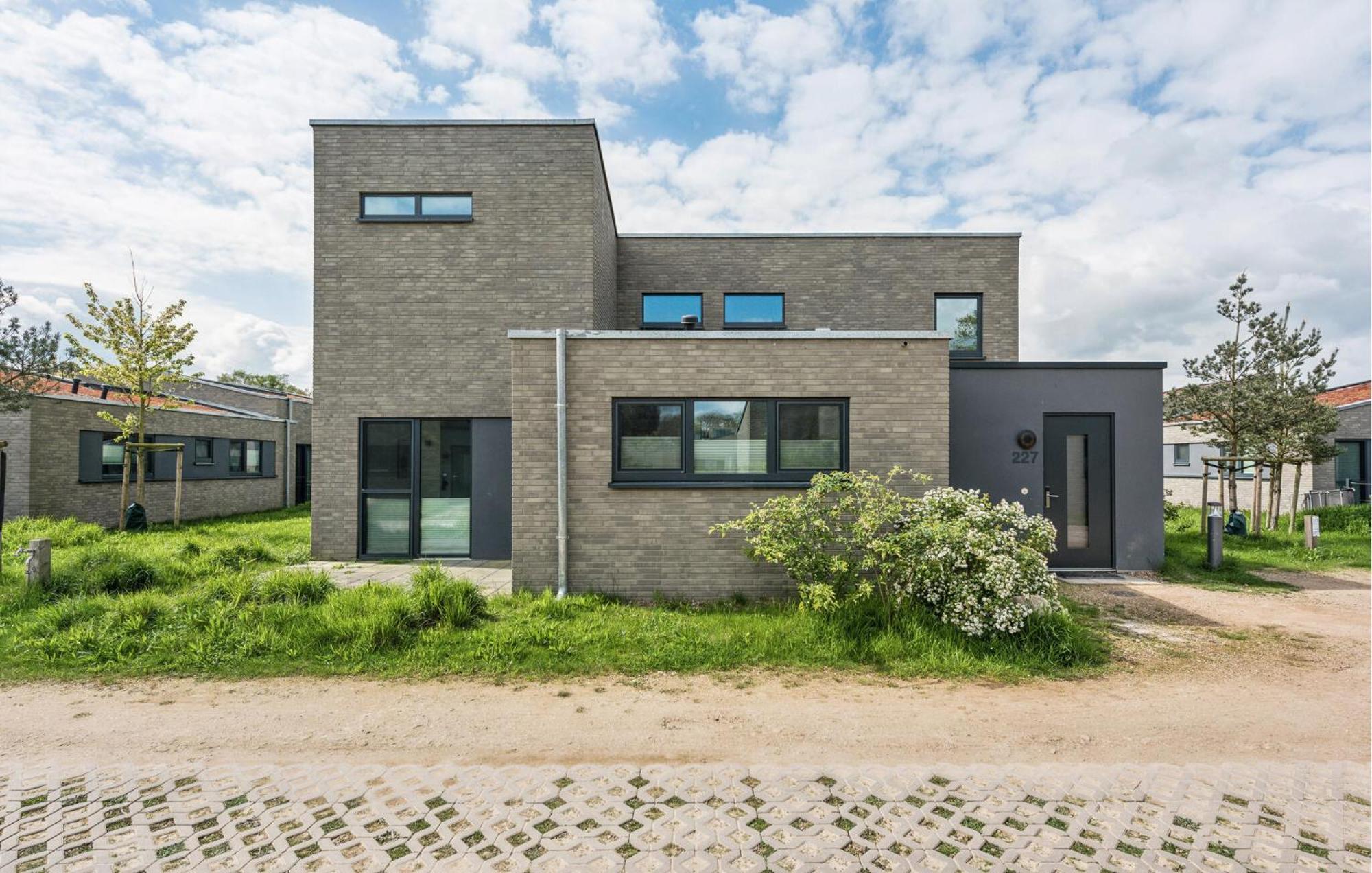 Cozy Home In Lembruch-Duemmer See With Sauna Экстерьер фото